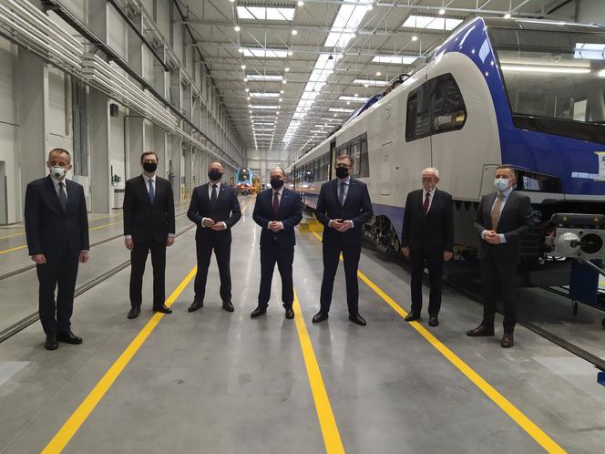 Przedstawiciele rządu i PKP Intercity odbyli ostatnio wizytę studyjną w fabryce pociągów w Siedlcach