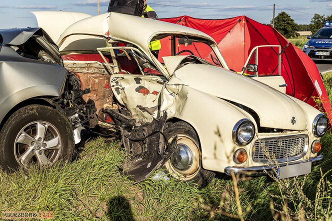 Wypadek śmiertelny pod Kluczborkiem. Zginęli kierowca i pasażer zabytkowej syreny