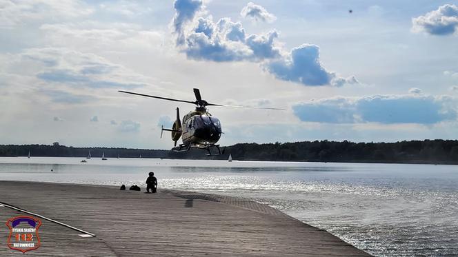 Wypadek na Paprocanach. Mężczyzna skoczył na główkę