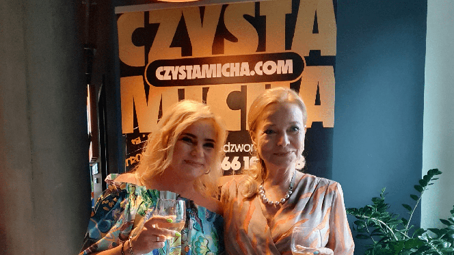 Gwiazdy i goście imprezy charytatywnej "Vivat Mama, Tata" i pokazu mody La..Mu