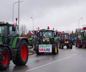 Protest rolników z 20 lutego. Blokada drogi obok Białegostoku