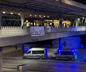 Warszawa. Ostatnie Pokolenie kontra policja. Kolejna próba zablokowania Wisłostrady [ZDJĘCIA].