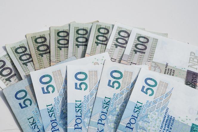 Koronawirus: Marszałek przekaże 330 milionów złotych na szpitale i dla firm