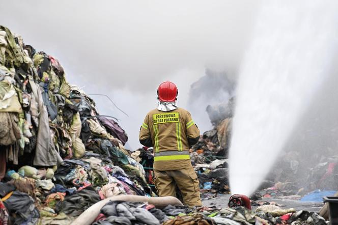 Pożar w Kamieńcu, zdjęcia z akcji strażaków z 1 listopada