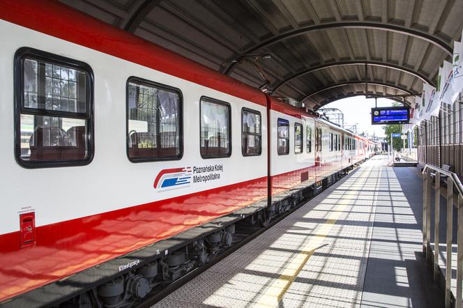 Pociąg Poznańsiej Kolei Metropolitalnej