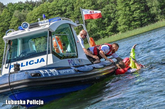 Policjanci patrolują lubuskie kąpieliska. Przypominają o najważniejszych zasadach