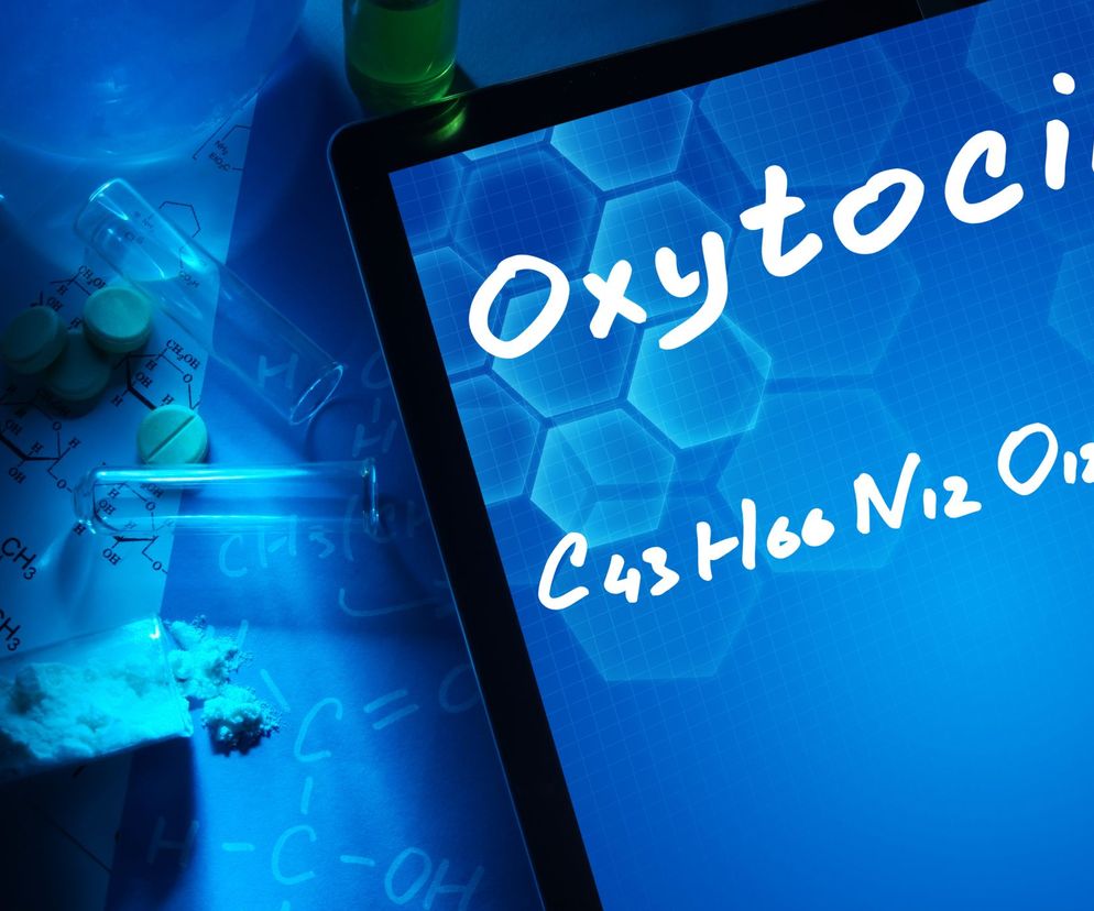 Oksytocyna - hormon produkowany przez część mózgu nazywaną podwzgórzem - jest uwalniana do krwi przez przysadkę mózgową między innymi podczas orgazmu.