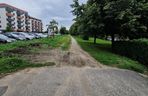 ​Na nowej ścieżce rowerowej w Lesznie już kładą asfalt [ZDJĘCIA]