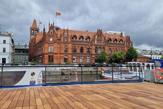 Rybi Rynek w Bydgoszczy niemal gotowy. Eleganckie nabrzeże już cieszy oczy!