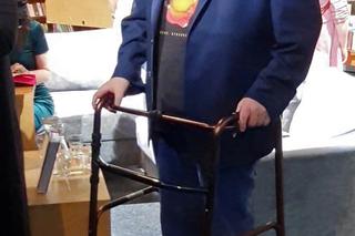 Wojciech Mann nie może sam chodzić