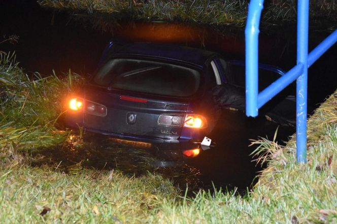 Auto wjechało do Obry