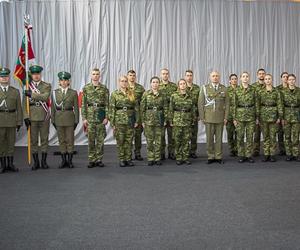 Nowi funkcjonariusze w warmińsko-mazurskiej straży granicznej. Złożyli uroczyste ślubowanie [ZDJĘCIA]