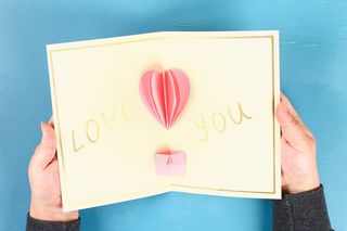 Kartka walentynkowa ręcznie robiona. Kartka na Walentynki 3D - DIY