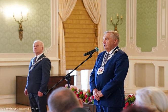 Białystok. Pary świętowały złote gody. Prezydent wręczył małżonkom medale [ZDJĘCIA]