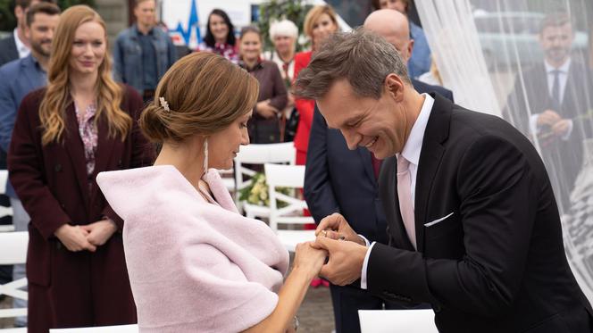 Na dobre i na złe odc. 721 - opis, streszczenie: Ślub Kasi i Falkowicza