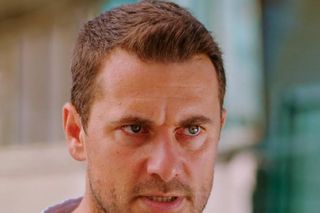 	Miłość i nadzieja odc. 257. Kuzey