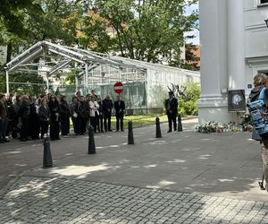 Upamiętnienie brutalnie zaatakowanej pracowniczki UW (8.05.2025)