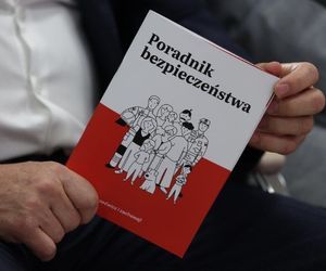 Poradnik Bezpieczeństwa dla każdego Polaka. Co zawiera?