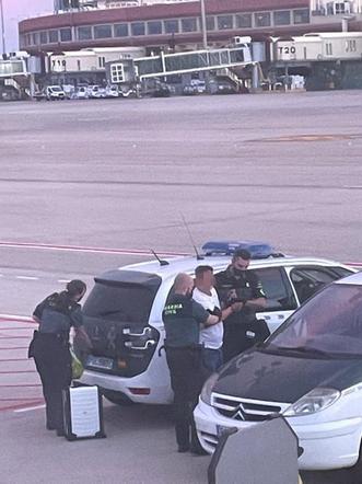 Przymusowe lądowanie samolotu przez pijanego mężczyznę 