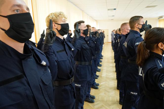 W Bydgoszczy i regionie są nowi policjanci. Ślubowanie ponad 30 funkcjonariuszy [ZDJĘCIA]