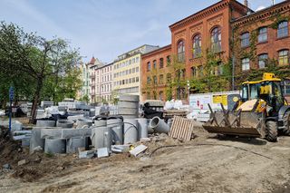 Tak teraz wygląda plac Wolności w Bydgoszczy. Powrót kwiaciarek ponownie opóźniony