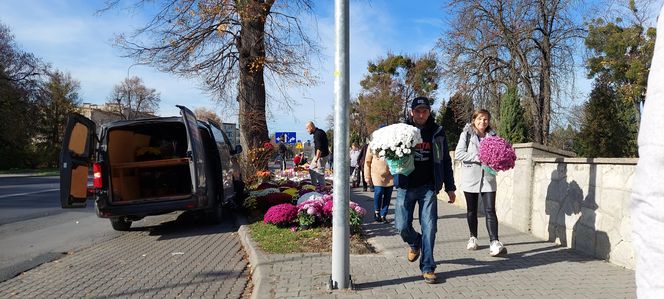 Przygotowania do Wszystkich Świętych Zamość