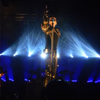 Bill Kaulitz z Tokio Hotel na scenie w Stodole 27.03.2015