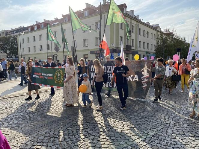 13. Marsz dla Życia i Rodziny zgromadził tłumy na ulicach Białegostoku [ZDJĘCIA]