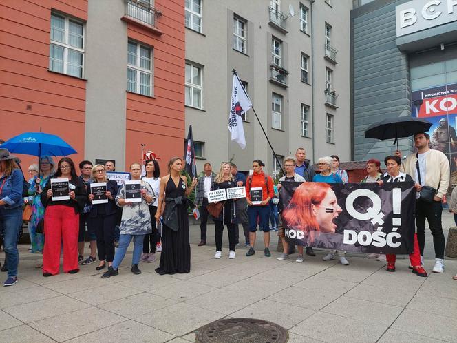 Protesty "Ani Jednej Więcej!" w całej Polsce. Kobiety wyszły na ulice po śmierci Doroty