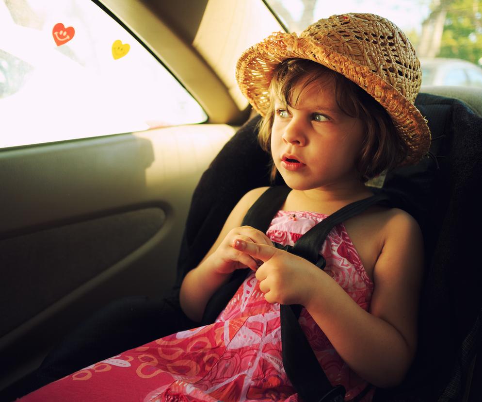 Dziecko w nagrzanym samochodzie