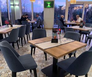 Restauracja Przystań znajduje się w Czarnowie 41A