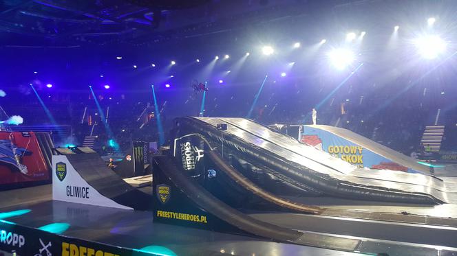 Ekstremalne moto show w Gliwicach! W Arenie odbyło się Freestyle Heroes