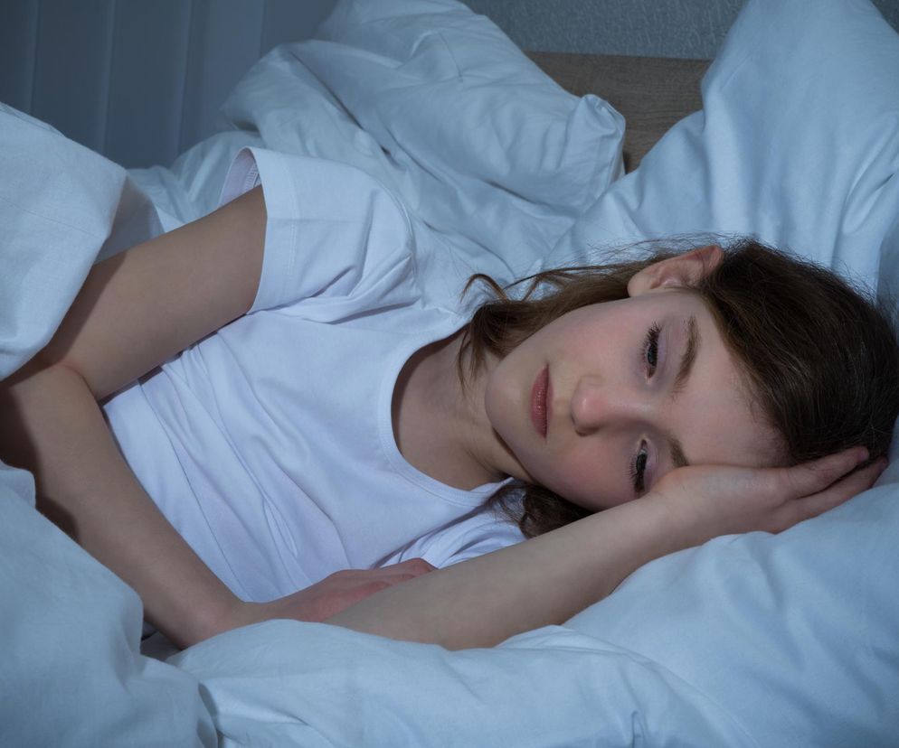 Problemy ze snem u dziecka? Winowajcą może być popularna lampka nocna