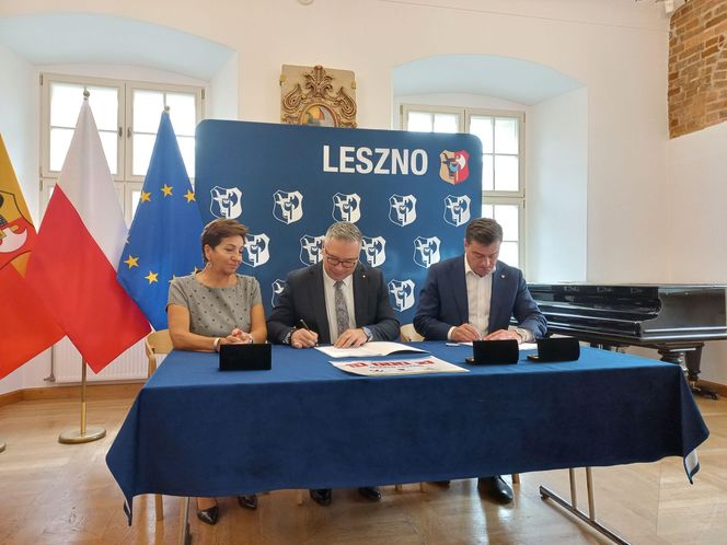 W Lesznie podpisano umowy o przyznaniu dofinansowań z programu „Wielkopolska przyjazna zwierzętom”
