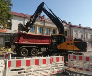 Remont ul. Piłsudskiego w Siedlcach, natrafiono na ciekawe znalezisko
