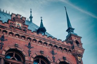Miejskie stypendia dla uczniów toruńskich szkół. Warto skorzystać z oferty, interesujące stawki