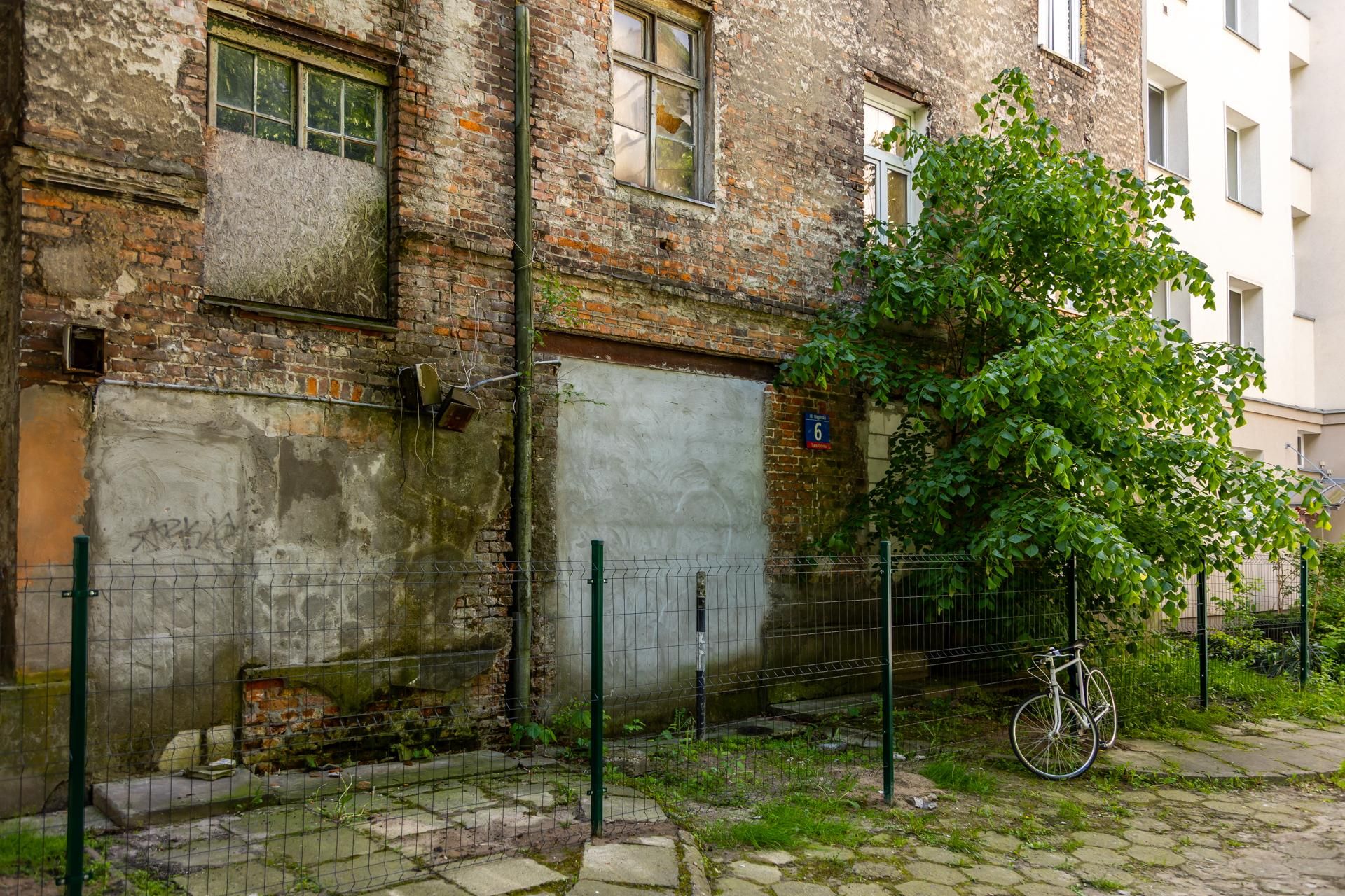 Kamienica przy ul. Węgierskiej 6 w Warszawie