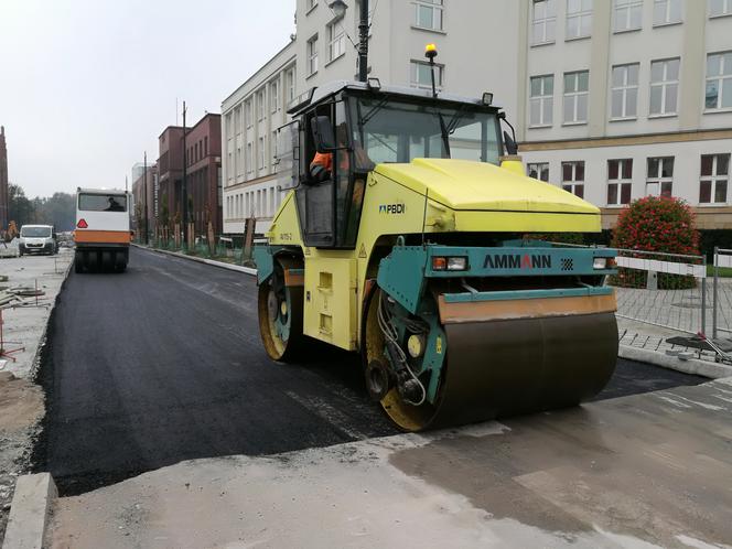 Piątek na placu budowy w centrum Torunia