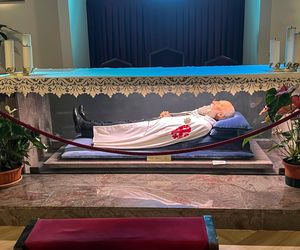 Był satanistycznym kapłanem, został świętym! Decyzja papieża Leona XIV