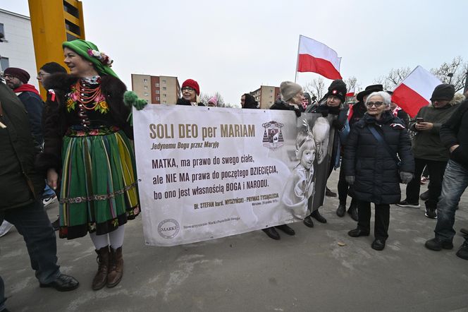 Transparenty na Marszu Niepodległości 2024