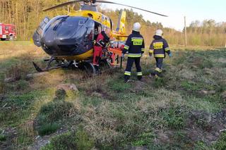 Śmiertelny wypadek pod Łaskiem! Motorowerzysta nie żyje, 45-letnią motocyklistkę zabrał śmigłowiec [ZDJĘCIA].