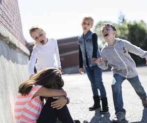 Bullying w szkole: jak poznać, że dziecko jest prześladowane?