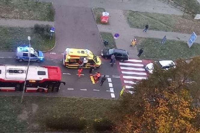 Śląskie: Dramatyczny wypadek. Kobieta z dzieckiem potrącona na przejściu dla pieszych