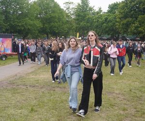 Kortowiada 2025. Koncerty na Plaży Kortowskiej przyciągnęły tłumy. Tak wyglądał drugi dzień imprezy!