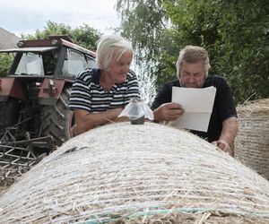 Gienek i Sławek zwany Jastrzębiem - bohaterowie serialu Rolnicy. Podlasie