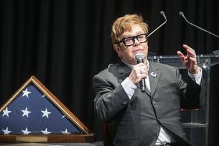 Elton John zmaga się z problemami zdrowotnymi. Artysta wydał oświadczenie
