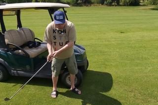 Lech Wałęsa gra w golfa