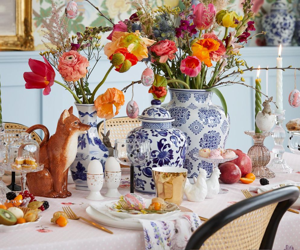 5 stylów na Wielkanoc. Aranżacja stołu: od glamour po minimalistyczne wabi-sabi