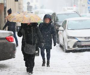 Wielka śnieżyca w Warszawie. Kiedy przestanie sypać? Zaskakująca prognoza