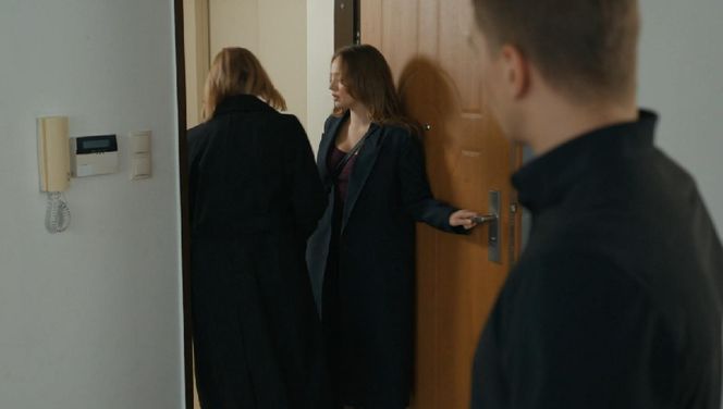 Barwy szczęścia, odcinek 3182. Wanda (Maja Barełkowska), Oliwka (Wiktoria Gąsiewska), Tomasz (Jakub Sokołowski)